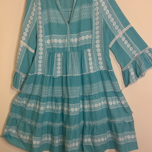 Beautiful Teal and White Patterned Dress - Picture 5 of 8